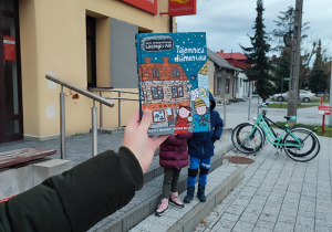 II miejsce w konkursie „Z książką mi do twarzy”