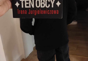 wyróżnienie w konkursie „Z książką mi do twarzy”