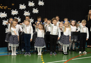 Uroczyście ślubujemy - klasa 1a