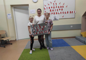 prezentacja gotowej gazetki wykonanej dzięki długpisom 3D