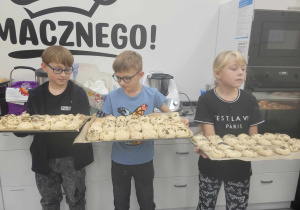 Prezentacja ciasta na bułki.