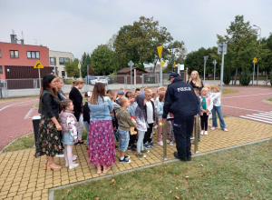 Bezpieczna droga do szkoły… – spotkanie z policjantem