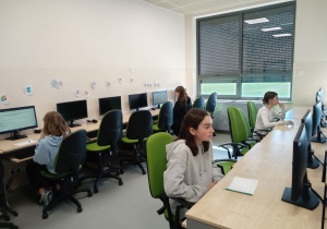 Uczniowie klas 6 uczestniczący w konkursie „Ile wiesz o pieniądzach”