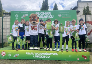 Drużyna Copernicus z medalami i upominkami