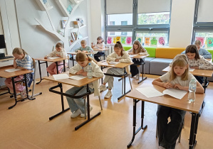 Uczestnicy podczas rozwiązywania testu konkursowego