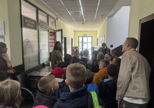 Uczniowie w urzędzie gminy