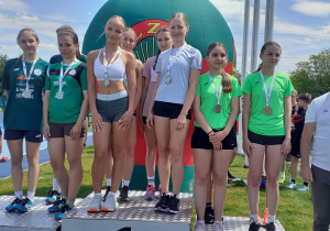 Dziewczęta na podium