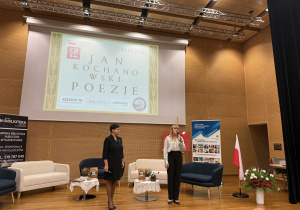 Pani Dyrektor wita zgromadzonych gości.