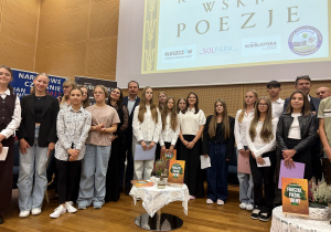 Pamiątkowe zdjęcie uczestników.