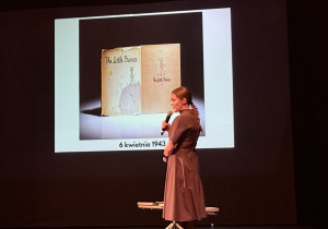 Aktorka opowiada o życiu autora.