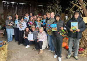 zdjęcie grupowe na zakończenie warsztatów