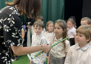 pasowanie przez panią dyrektor