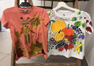 Prace konkursowe, kolorowe koszulki