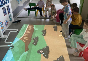 Zabawa podłogowa podczas dnia gier.