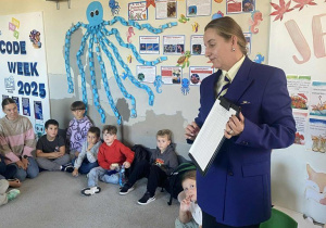 Pani listonoszka opowiada o swojej pracy.