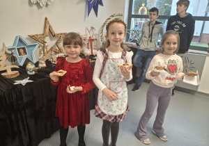 Radosna atmosfera na szkolnych korytarzach