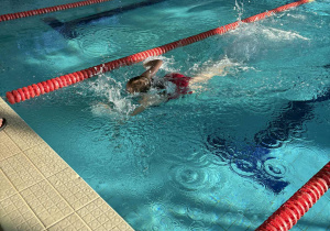 Pływający uczniowie