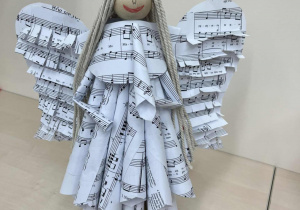 Anioł wykonany przez ucznia.