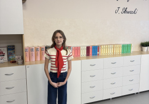 Madzia C. w kolorach francuskiej flagi