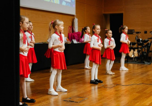 Uczennice klasy 1a na auli