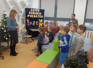 Wizyta przedszkolaków w bibliotece szkolnej