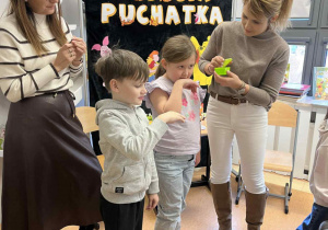 Uczniowie rozpoznają zapachy