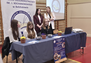 stoisko 2 lo w Bełchatowie