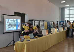 stoisko szkoły z Zelowa