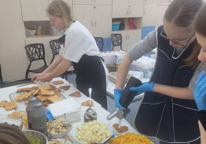 uczniowie podczas pracy