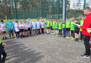 Uczestnicy turnieju oczekują na dekorację