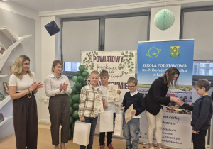 Wręczenie dyplomów i nagród dla uczestników powiatowego konkursu czytania ze zrozumieniem