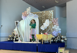 Hania recytuje wiersz "Miss stonoga"