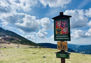 Znak Karkonoskiego Parku.