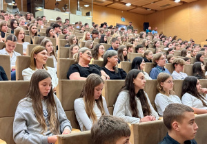 Uczestnicy z zaciekawieniem słuchają wystąpień