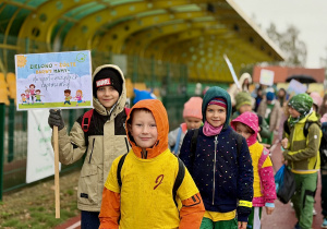 Przemarsz na halę sportową.