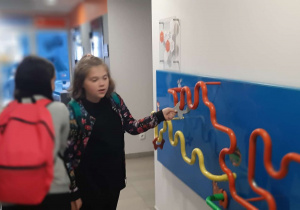 Dzieci z SP Łękińsko podczas wizyty w Centrum Nowoczesności “Młyn Wiedzy”