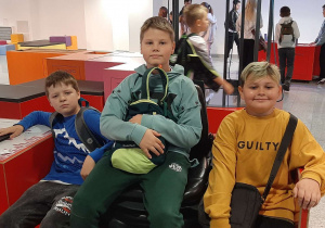Dzieci z SP Łękińsko podczas wizyty w Centrum Nowoczesności “Młyn Wiedzy”