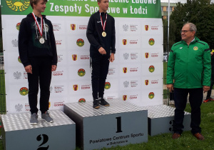 Dekoracja zawodników biegu na 200m
