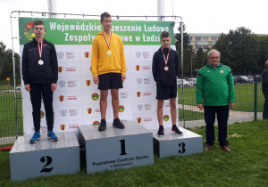 Dekoracja zawodników skoku wzwyż