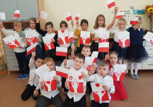 klasa I a z pracami plastycznymi