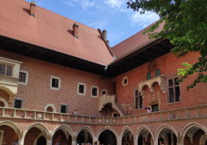 Na Dziedzińcu Collegium Maius Uniwersytetu Jagiellońskiego