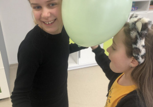 Zabawa konkursowa - taniec z balonem
