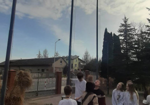 Chrzest Polski… czyli początki naszej państwowości – zawieszenie flagi